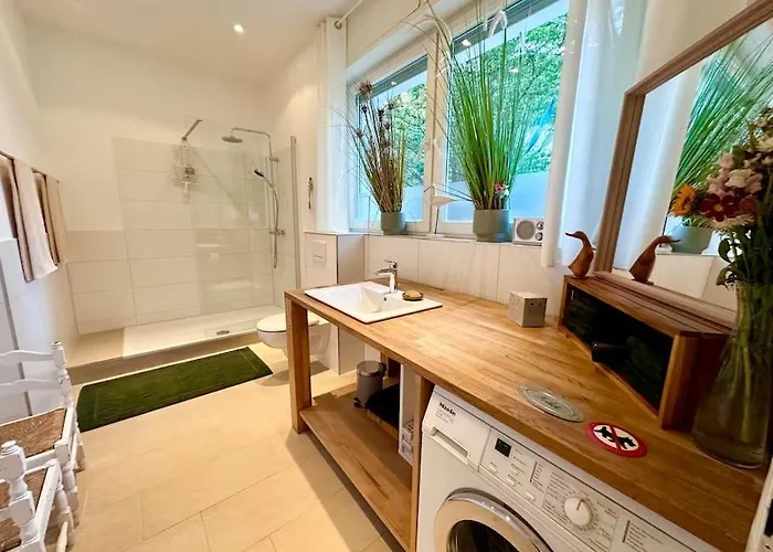 Stylish Quiet Oasis Near Station *