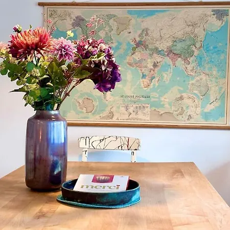 Stylish Quiet Oasis Near Station Apartman *