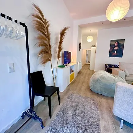 Stylish Quiet Oasis Near Station * Köln