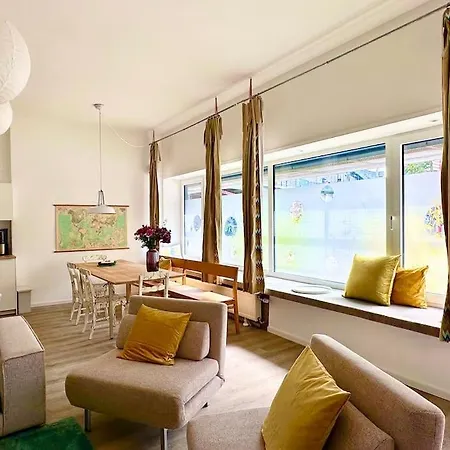 Stylish Quiet Oasis Near Station Apartman Köln