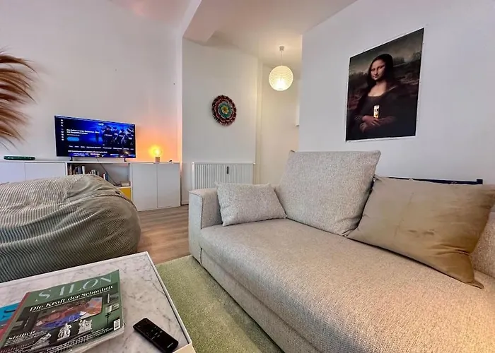 Stylish Quiet Oasis Near Station 아파트 쾰른