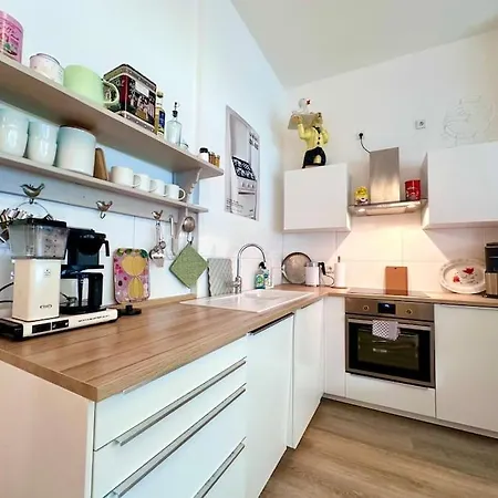 Stylish Quiet Oasis Near Station קלן