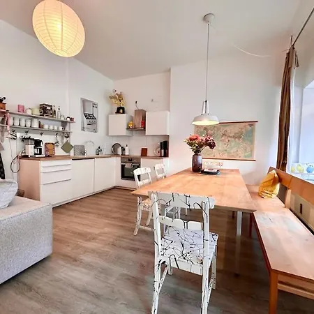 דירה Stylish Quiet Oasis Near Station *